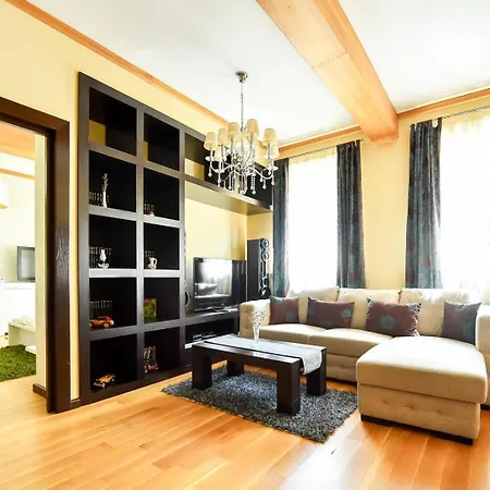 Luxury Apartment *