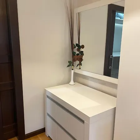 Luxury Apartment *